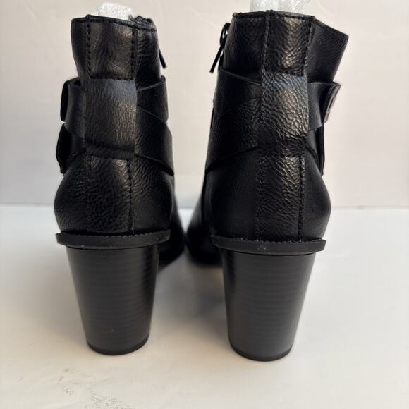 Bar III Dove Womens Black Faux‎ Leather Block Heel Ankle Booties Boots 7.5 NIB - Picture 4 of 8